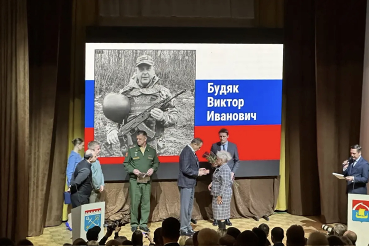 Подвиг героев не забудется