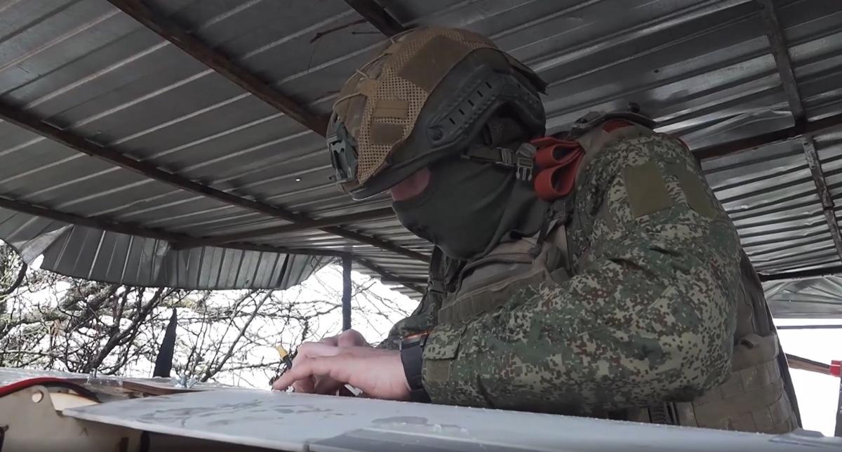 Расчеты БПЛА самолетного типа «Молния-2» группировки войск «Север» уничтожили опорные пункты, боевую технику и живую силу подразделений противника в Сумской области