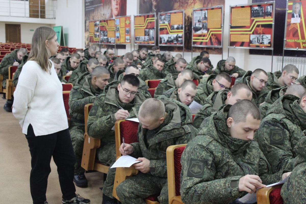 Специалисты психологической службы Ленинградского военного округа приступили к работе с новобранцами весеннего призыва