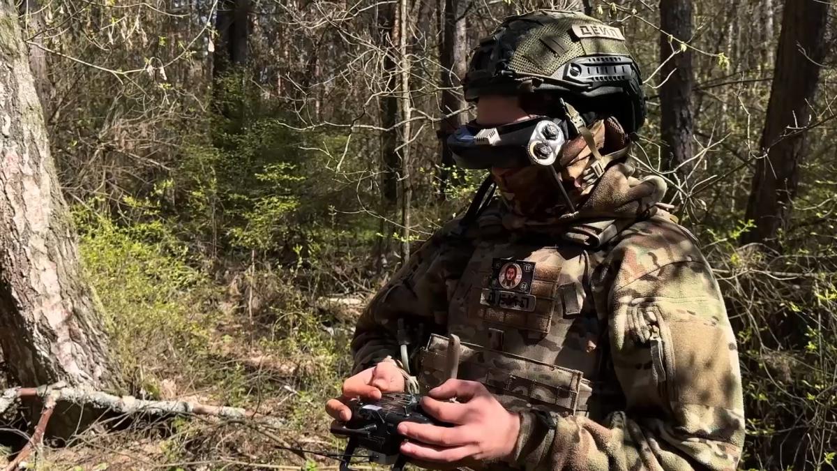 Расчеты FPV-дронов войск БпС ГрВ «Север» уничтожили боевую технику и живую силу противника в Харьковской области