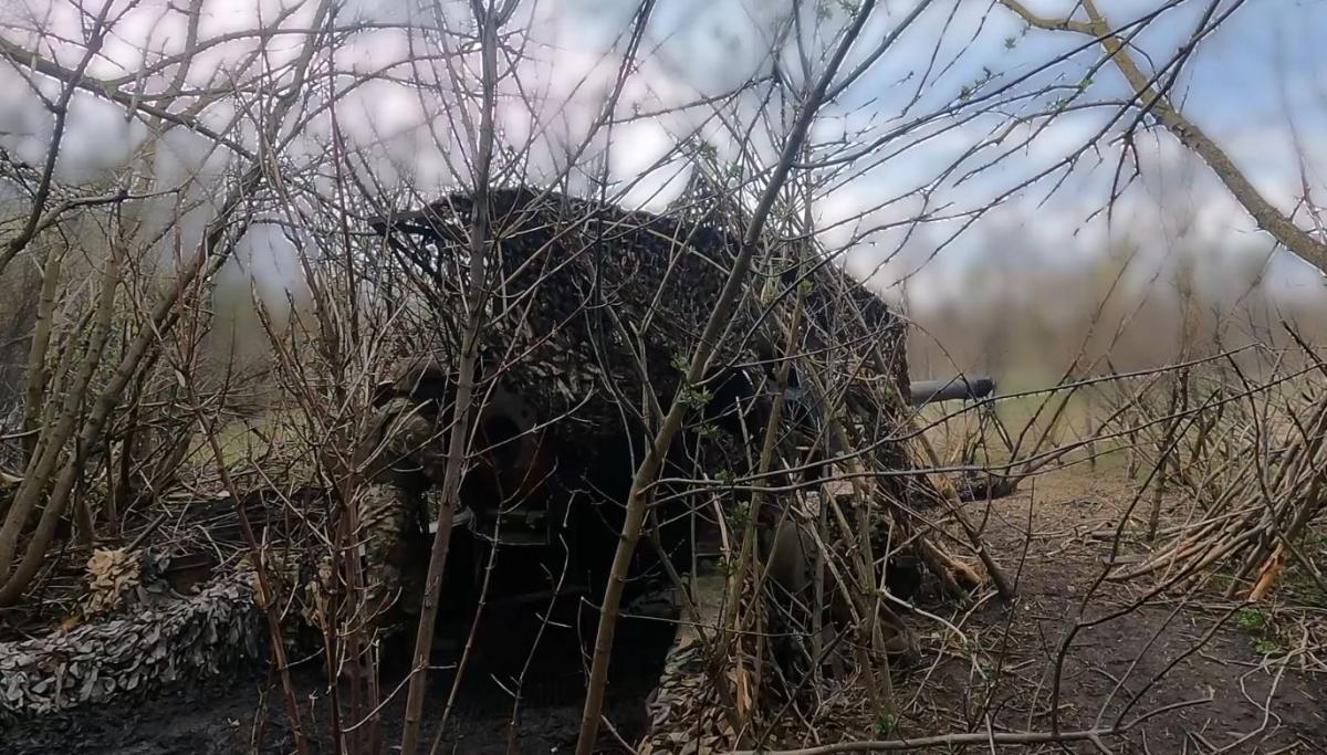 Расчеты буксируемых пушек «Гиацинт-Б» группировки войск «Север» нанесли огневой удар по подразделениям противника в Сумской области
