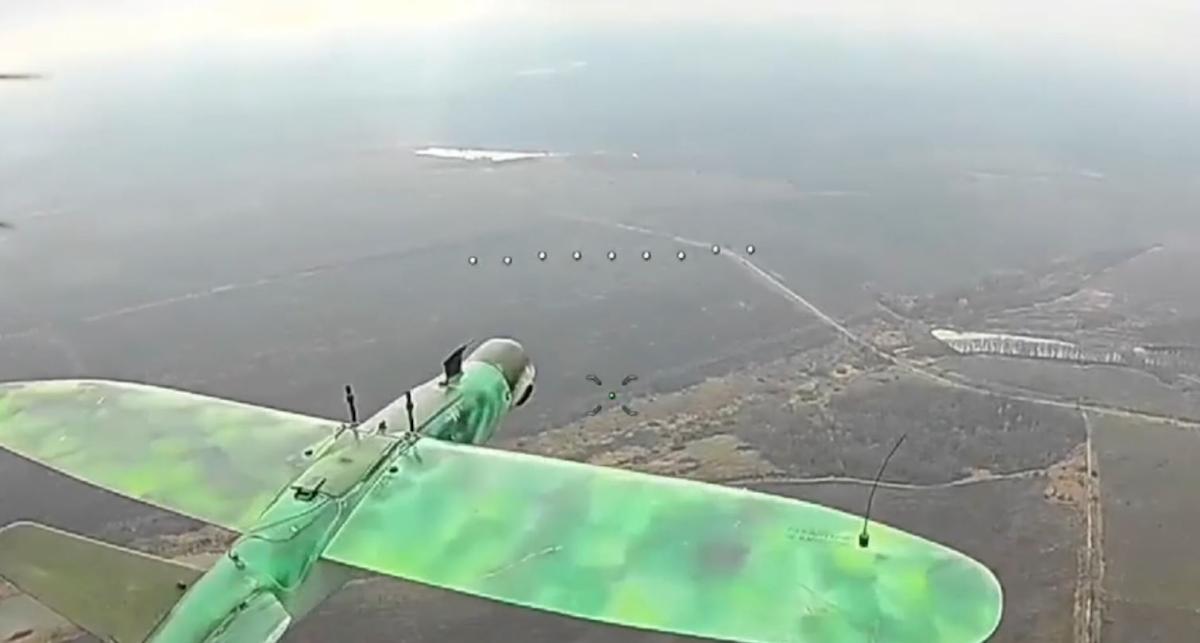  Операторы FPV-дронов войск беспилотных систем группировки войск «Север» уничтожили несколько разведывательных и ударных БПЛА подразделений противника в Сумской области