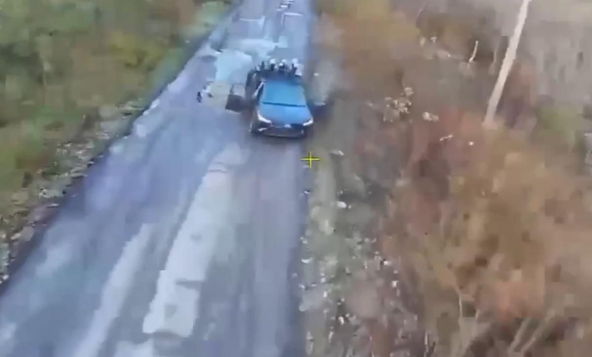  Операторы FPV-дронов войск беспилотных систем группировки «Север» уничтожили автотехнику боевиков противника в Харьковской области