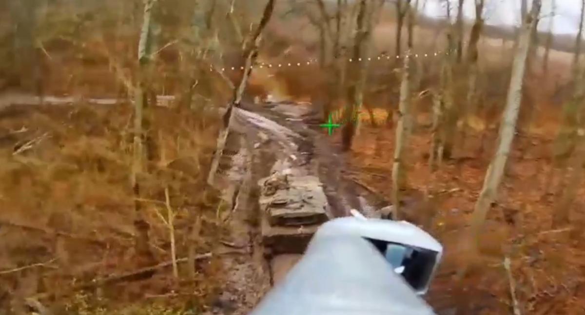 Операторы беспилотных систем группировки «Север» нанесли удар по самоходным артиллерийским установкам противника в Сумской области.