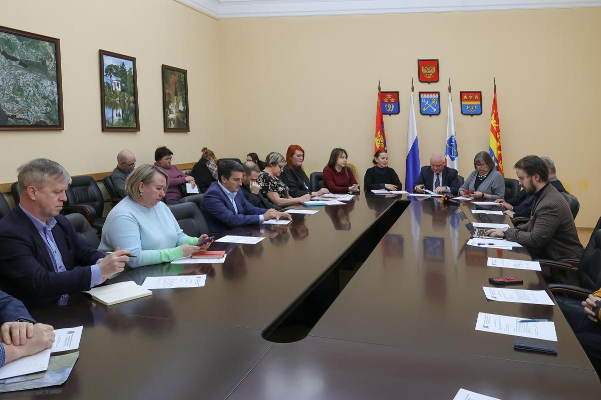 Поддержку участников СВО обсудили на Совете директоров производственной сферы Выборгского района