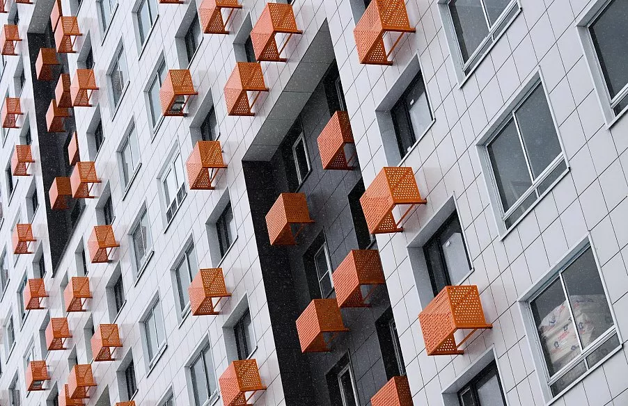 Объясняем.рф: Когда военнослужащий по контракту может получить постоянное жильё в собственность? 