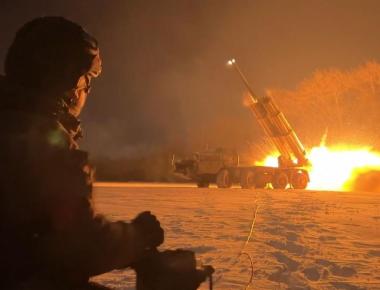 Расчеты РСЗО «Торнадо-С» группировки войск «Север» уничтожили склады боеприпасов и пункты управления противника в Харьковской области